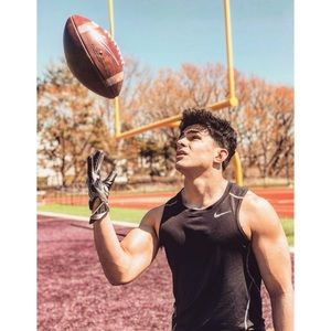 Meet your Posher, Joell